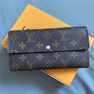 Louis Vuitton sarah wallet